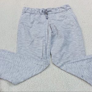 Lululemon on the fly joggers